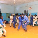 <h3>Conseils du Dr Souley Kimba pour le sport durant le Ramadan</h3>
<p>La pratique du sport pendant le mois sacré du Ramadan nécessite des ajustements. Le Dr Souley Kimba partage quelques recommandations pour intégrer l&rsquo;activité physique tout en respectant le jeûne. Voici comment adapter votre routine sportive pour rester en forme sans compromettre votre bien-être pendant cette période.</p>