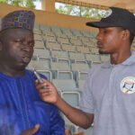 <p><strong>Lutte traditionnelle au Niger : Unité nationale célébrée au-delà de la rivalité</strong></p>
<p>La lutte traditionnelle au Niger est bien plus qu&rsquo;une simple compétition. Elle représente un puissant symbole d&rsquo;unité nationale, réunissant les communautés à travers le pays. Cet art martial, enraciné dans les traditions ancestrales, incarne des valeurs de respect et de solidarité. Lors des événements de lutte, les citoyens se rassemblent pour célébrer leur culture, renforçant ainsi les liens entre les différentes ethnies et rendant hommage à leur héritage commun. Au-delà de la rivalité sur le tapis de lutte, cet événement devient une véritable fête de la fraternité et de l&rsquo;identité nigérienne.</p>