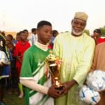 <h3>Finale du Tournoi Régional « Football for Schools » à Tillabéri</h3>
<p>Le CES Franco-Arabe et l’École Bilingue ont triomphé au tournoi régional « Football for Schools », en remportant le titre chez les équipes de 14-15 ans et de 12-13 ans respectivement.</p>