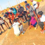 <p><strong>Handball : Abass Seyni, l&rsquo;architecte du succès de Tillabéri</strong></p>
<p>Le handball à Tillabéri est marqué par l&rsquo;engagement du coach Abass Seyni. Ce bâtisseur passionné œuvre sans relâche pour développer le niveau de jeu et la compétitivité de l&rsquo;équipe. Grâce à sa vision stratégique et son approche pédagogique, il inspire les joueurs à atteindre de nouveaux sommets. La communauté du handball à Tillabéri bénéficie d&rsquo;un leader déterminé, prêt à mettre en avant les talents locaux et à promouvoir ce sport dynamique dans la région.</p>