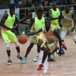 <p><strong>Tournoi International de Basket-ball de Niamey : Le Basketball comme Outil de Cohésion Sociale</strong> </p>
<p>Le Tournoi International de Basket-ball de la Ville de Niamey (TIVIN) met en avant le basketball en tant que vecteur de cohésion sociale. Cet événement phare vise à unir les communautés par le biais du sport, favorisant des échanges interculturels et renforçant les liens sociaux. Les équipes locales et internationales s&rsquo;affrontent dans une ambiance conviviale, célébrant des valeurs telles que le respect, l&rsquo;inclusion et la solidarité. Ce tournoi constitue une formidable opportunité pour promouvoir le basketball et ses bienfaits au sein de la société.</p>