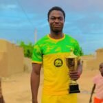 <p><strong>Football : Mohamed Abdoul Rachid, l&rsquo;attaquant déterminé de Soniantcha FC de Tillabéri</strong></p>
<p>Mohamed Abdoul Rachid, l&rsquo;attaquant inflexible du Soniantcha FC de Tillabéri, se distingue par sa ténacité sur le terrain. Évoluant au sein de cette équipe, il joue un rôle crucial et fait preuve d&rsquo;une grande détermination, attirant l&rsquo;attention des passionnés de football. Son engagement et sa performance en font un atout majeur pour le club de Tillabéri.</p>