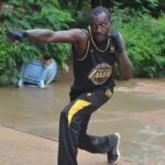 <p><strong>Boxe nigérienne : Coach Adam Mahamadou Hassan, un mentor passionné pour revitaliser la discipline</strong></p>
<p>La boxe nigérienne connaît un nouvel essor grâce à Coach Adam Mahamadou Hassan, un formateur déterminé à restaurer la fierté de ce sport. Son engagement et sa passion font de lui un pilier dans la renaissance de la boxe au Niger, visant à faire briller de nouveau cette discipline.</p>